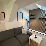 Apartment Cozy Top-floor Apt. 3 - Apolonialiving *
