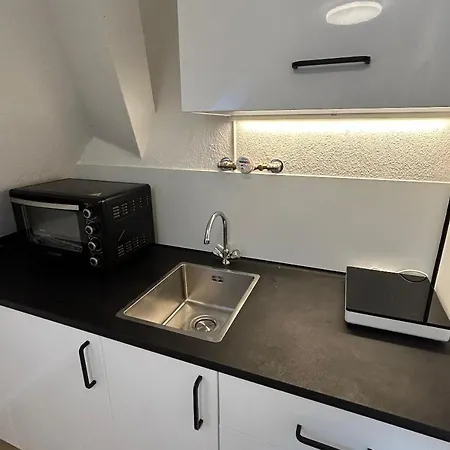 Top-floor Hideaway For Two In Karlsruhe-mühlburg - Apolonialiving - Apt3 Apartamento Karlsruhe