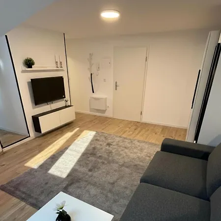 Cozy Top-floor Apt. 3 - Apolonialiving