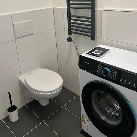 Top-floor Hideaway For Two In Karlsruhe-mühlburg - Apolonialiving - Apt3 Apartamento