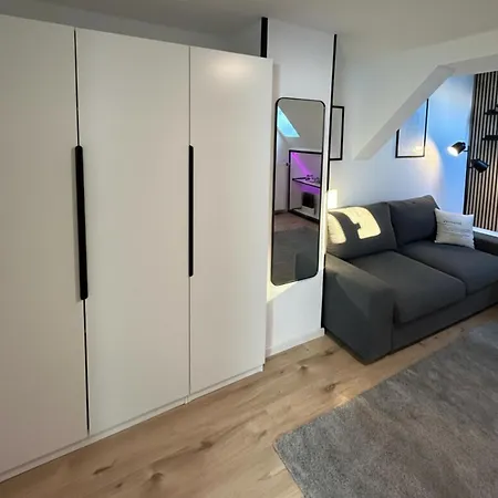 Apartamento Top-floor Hideaway For Two In Karlsruhe-mühlburg - Apolonialiving - Apt3