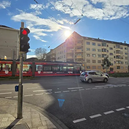 Apartamento Top-floor Hideaway For Two In Karlsruhe-mühlburg - Apolonialiving - Apt3 Karlsruhe