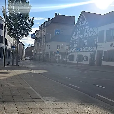 Top-floor Hideaway For Two In Karlsruhe-mühlburg - Apolonialiving - Apt3 * Karlsruhe