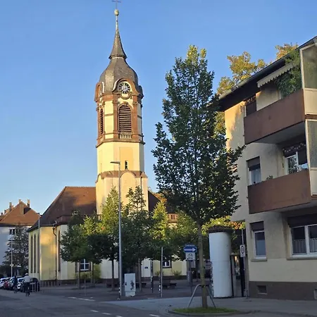 Top-floor Hideaway For Two In Karlsruhe-mühlburg - Apolonialiving - Apt3 Apartamento Karlsruhe