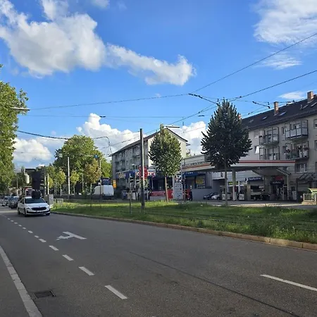 Top-floor Hideaway For Two In Karlsruhe-mühlburg - Apolonialiving - Apt3 * Karlsruhe